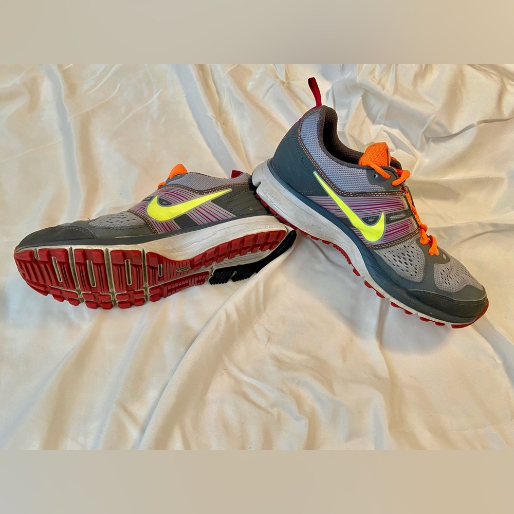 NIKE Pegasus - Picture 3 of 5